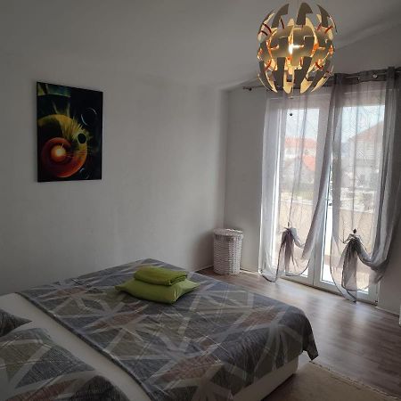 Murtela, 2-Bedroom Apartment Raslina 外观 照片