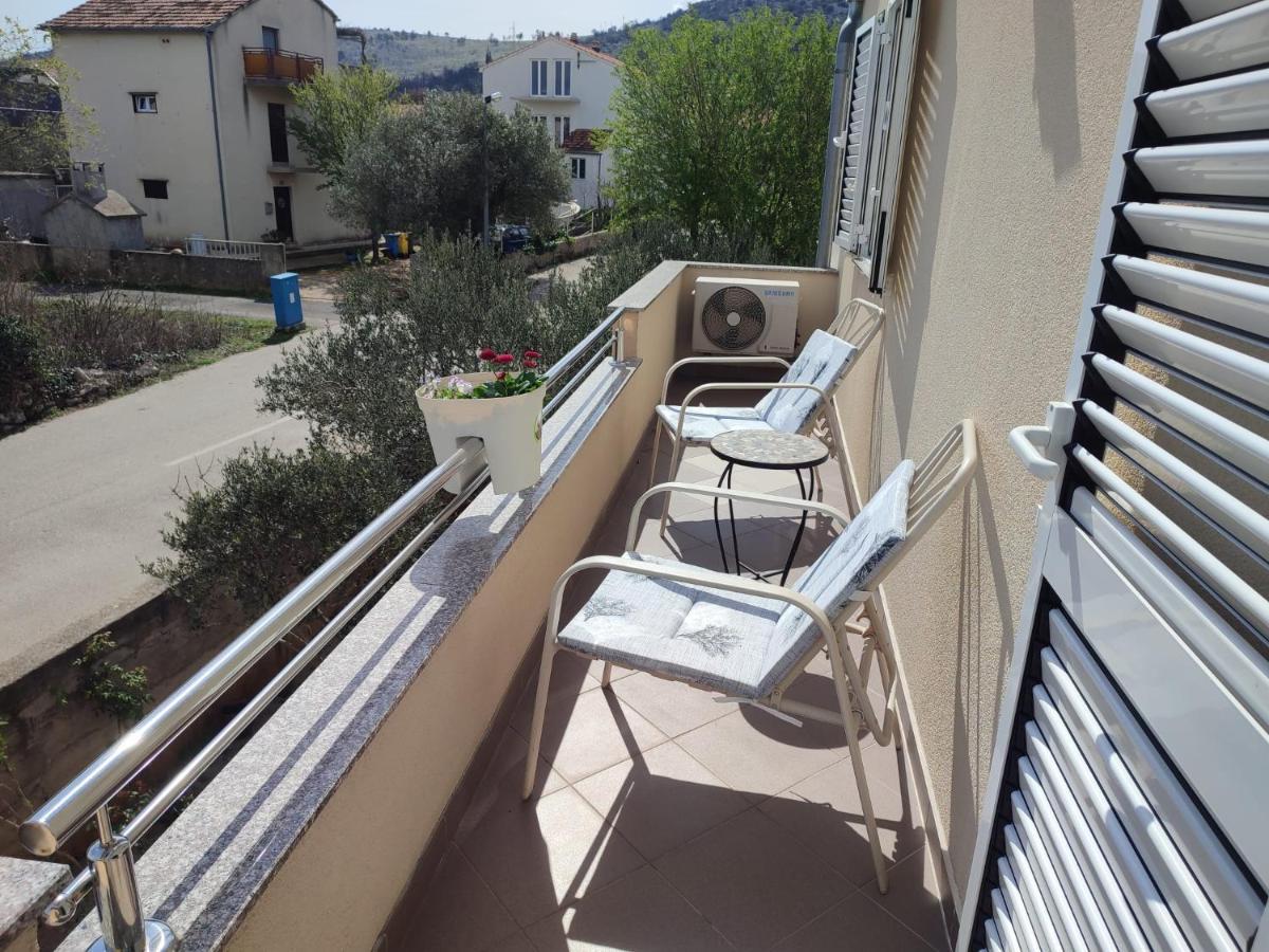 Murtela, 2-Bedroom Apartment Raslina 外观 照片