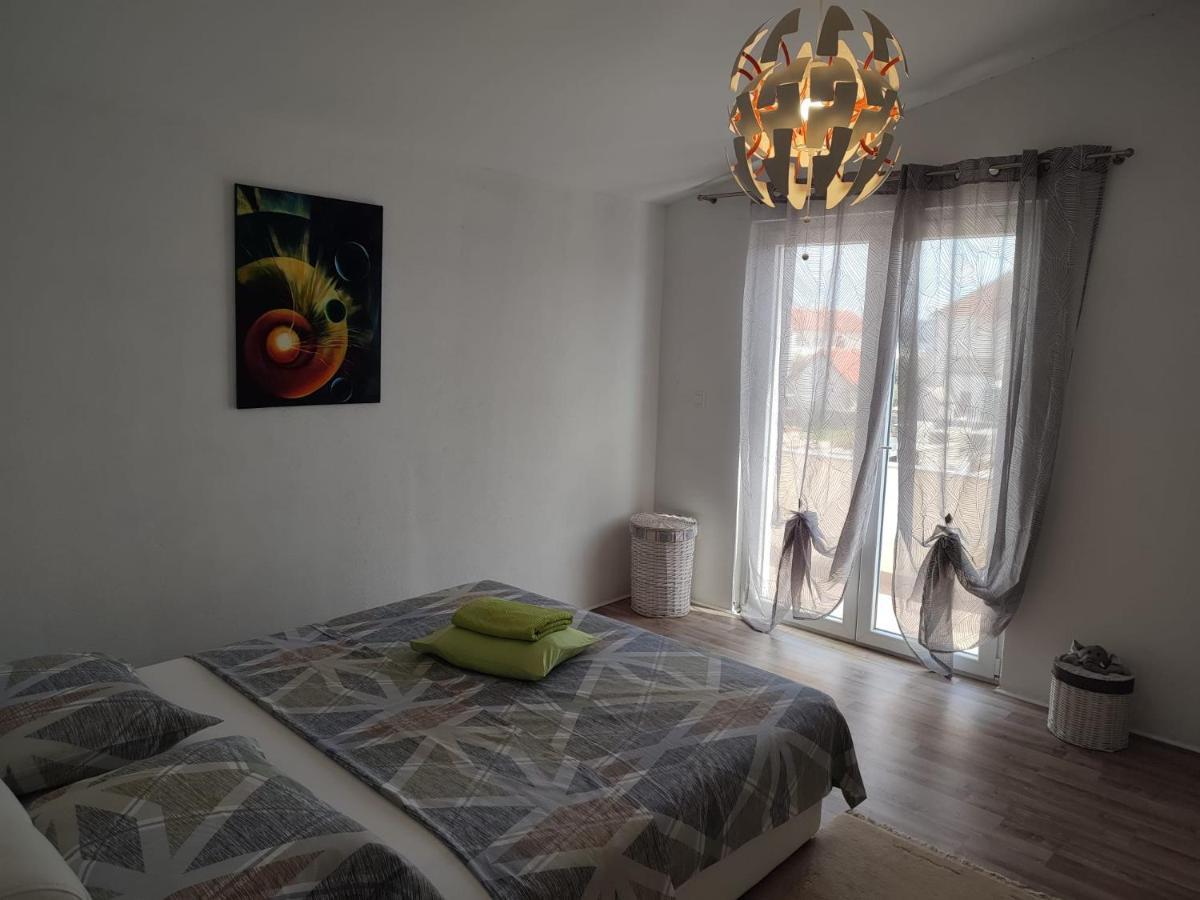 Murtela, 2-Bedroom Apartment Raslina 外观 照片