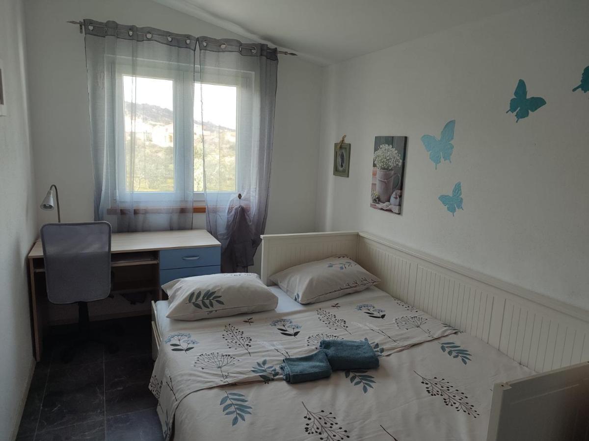 Murtela, 2-Bedroom Apartment Raslina 外观 照片