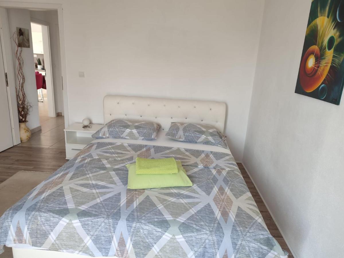 Murtela, 2-Bedroom Apartment Raslina 外观 照片