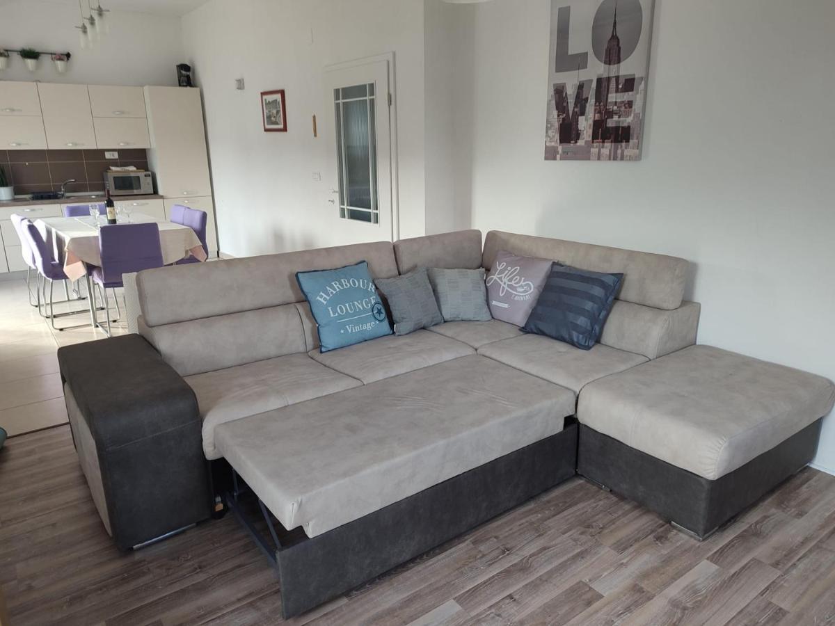 Murtela, 2-Bedroom Apartment Raslina 外观 照片